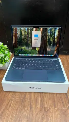 Macbook Air 13 inch M2 / 8GB / 256GB 2022 Fullset Muluss