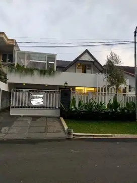 Disewakan Rumah Pondok Indah Jakarta Selatan