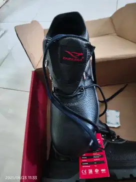 Sepatu safety CHEETAH