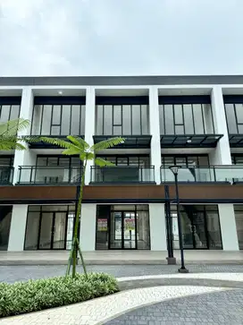 Dijual Ruko Hampton Avenue 2 Muka Hadap Taman 3 lantai sebrang Papaya
