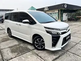 (Km Low 40ribuan Record) TOYOTA VOXY 2.0 AT 2018