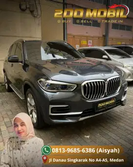 BMW X5 XDrive 40i 2022, Warna Abu-Abu