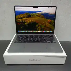 Macbook Air 13,6-inch 2022 Chip M2 RAM 16GB SSD 256GB Fullset
