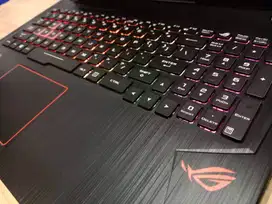 LAPTOP GAMERS ASUS ROG STRIX GL553VD CORE i7 RAM 16GB SSD 128GB + HDD