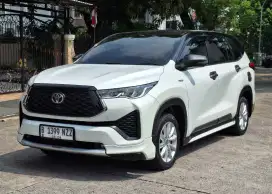 Toyota Innova Zenix V hybrid modelista At tahun 2023