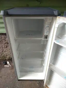 Kulkas satu pintu pendingin normal bekuin es jadi