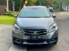 Suzuki Scross AT 2016 Abu SX4