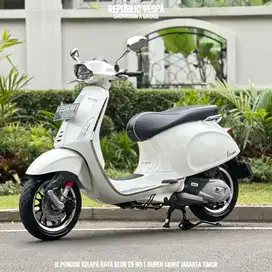 Piaggio Vespa Sprint 150 IGET ABS LED Th 2021 Warna White Favorite