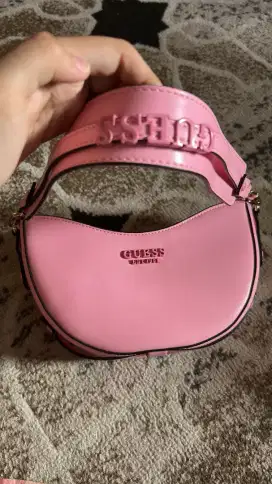 DI JUAL TAS GUESS ORI WARNA PINK JIKA MINAT HUB.081287238476 WA