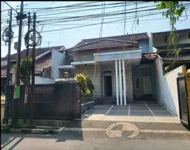 RUMAH TENGAH KOTA DENGAN BANYAK KAMAR AREA PASADENA SEMARANG BARAT