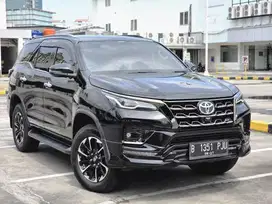Toyota Fortuner GR 4X4 TETRADRIVE 2022 hitam