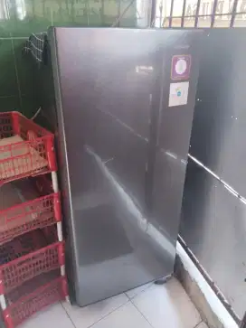 Kulkas Sharp pemakaian 1 bulan