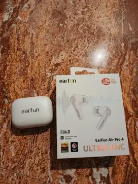 Earfun 4 air pro putih