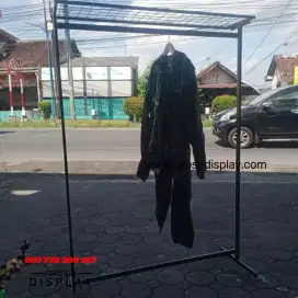 Tempat gantungan baju