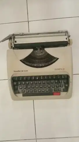 MESIN KETIK OLYMPIA