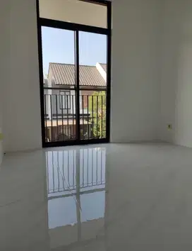 Turun Harga Dijual Cepat Rumah 2 Lantai di Tatar Lokacitra Kbp