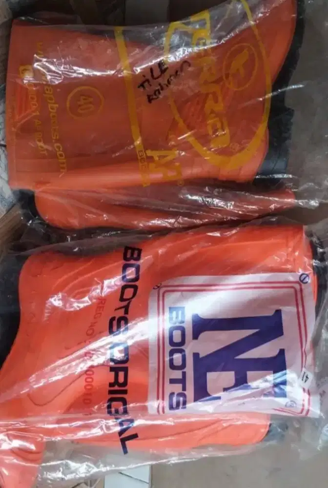 SEPATU SAFETY BOOTS