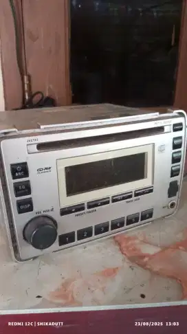 Cd mobil toyota ada aux nya buat colok ke hp atau bloetoot