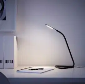 Lampu meja kerja