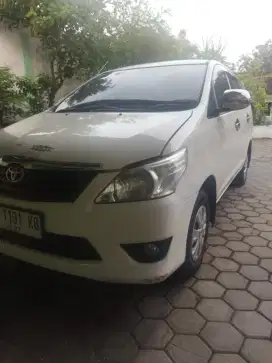 KIJANG INNOVA TYPE J