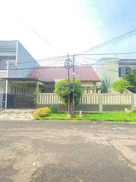 DIJUAL RUMAH DI KENCANA LOKA BSD