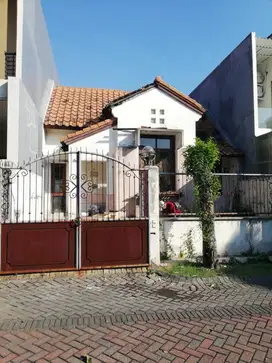 Dijual Rumah Taman Puspa Raya Straetgis Siap Huni