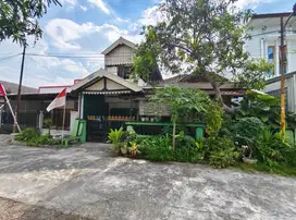 Rumah Luas Nyaman Nuansa Vintage Manahan Solo