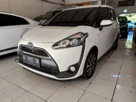 Toyota Sienta V Automatic 2017