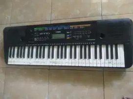 Dijual Keyboard Yamaha PSR E253 – Kondisi Bagus