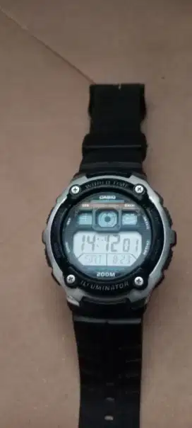 Jam tangan pria Digital