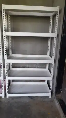 Rak penyimpanan barang
