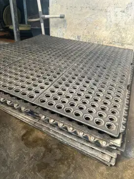 Karet lantai untuk cuci karpet