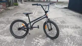 Sepeda bmx 20 mulus