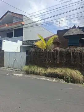 Semi Villa 2,2Are Pool di Jln WIJAYA KUSUMA DPS