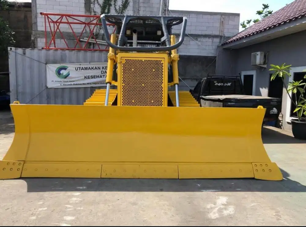Bulldozer Komatsu D85ESS-2 Thn 2012