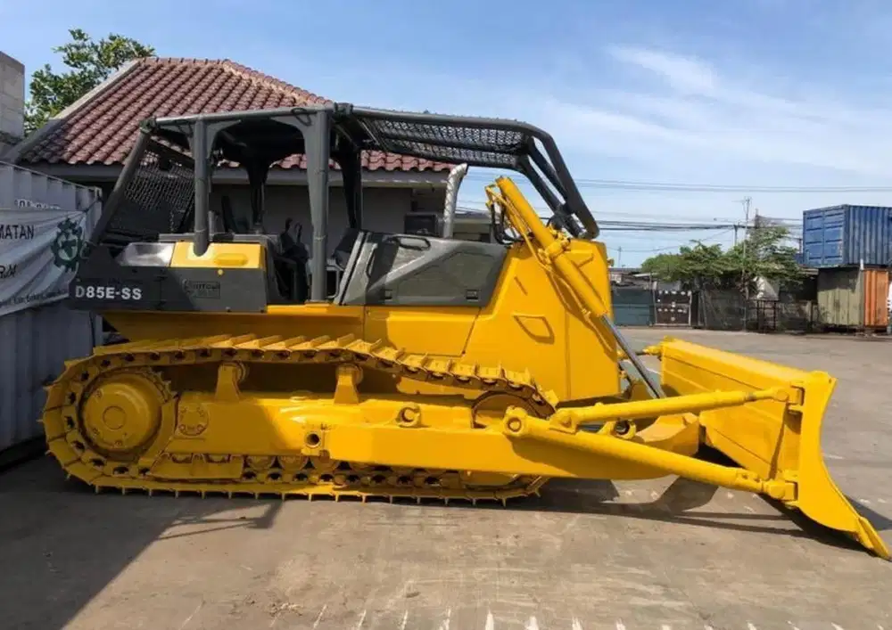 Bulldozer Komatsu D85ESS-2 Thn 2012