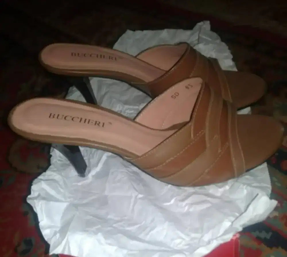 Heels buccheri size 36