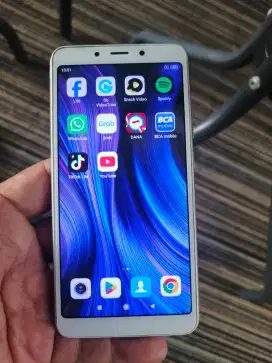 Xiomi redmi 6A gold