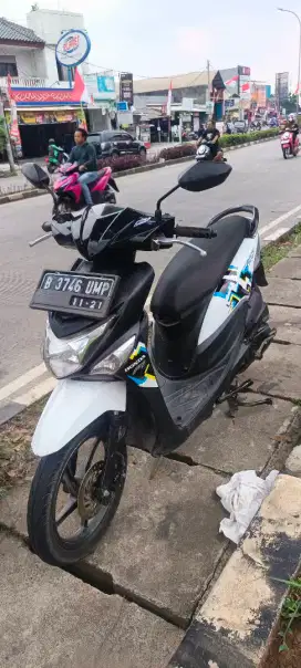 Honda beat pop 2016