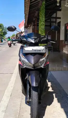 Honda Vario 125 CBS ISS (Bisa Nego)