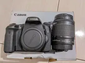 Canon 70D + Lensa 18-55 mm