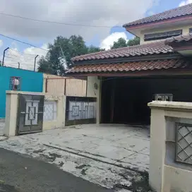 TANAH KUSIR, Rumah Siap Huni 2-lt daerah Jakarta Selatan