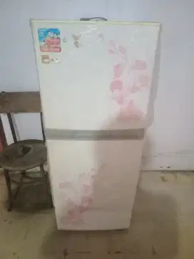 Dijual kulkas Sharp