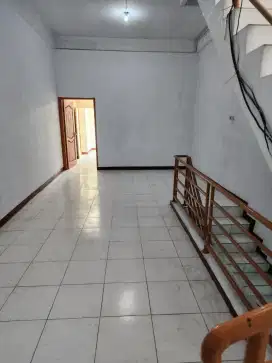 Disewakan  ruko 4.5 lt  dijalan laksa2