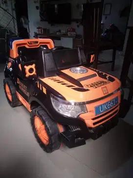 mobil mainan besar
