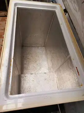 SHARP freezer box 220 L