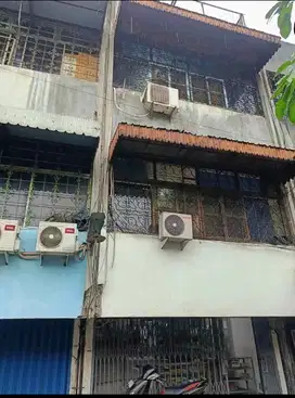 BU, dibawah NJOP ruko 3 lantai siap huni