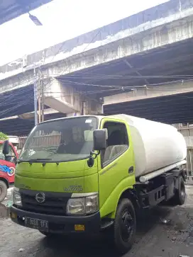 JUAL SEGERA TRUK TANGKI AIR .HINO DUTRO 130HD