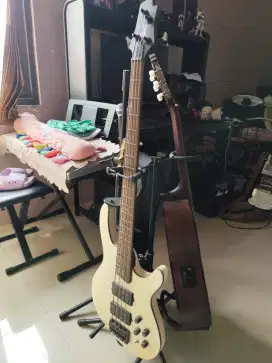 Jual bass guitar cort c4h