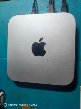 Mac mini late 2014
Core i5
Ram 4/128GB
